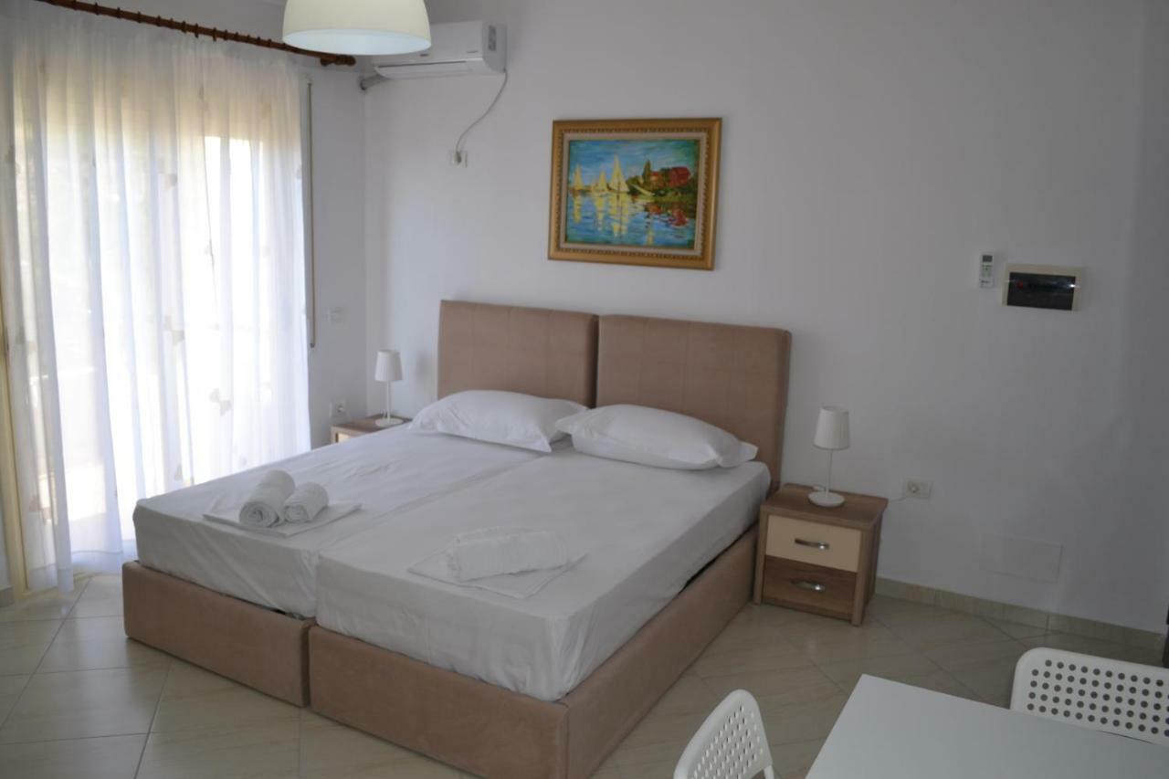 Seaview Bay Studio & Private Garage Vlore Exterior photo